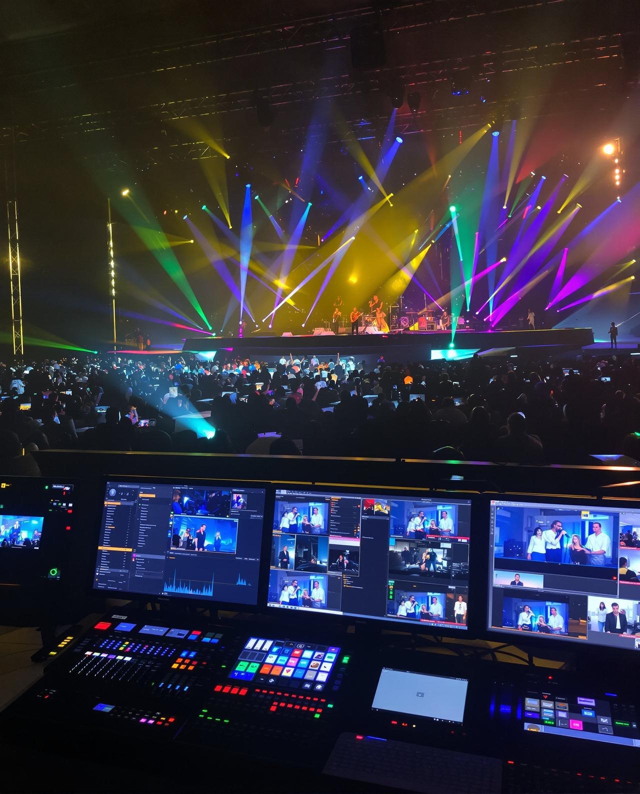 极速影院音乐节现场LIVE精剪的多机位后期合成工作场景